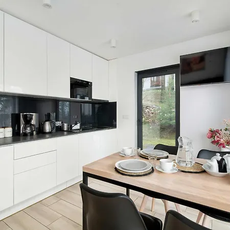 Appartement Cozy With Parking And Terrace In By Renters